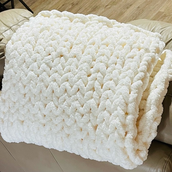 New Chenille Chunky Knit Blanket - Picture 1 of 4